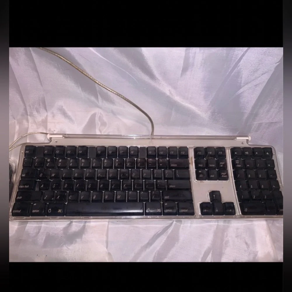 Vintage 2000 Apple USB Pro Keyboard 7803 RARE VINTAGE WORKS GREAT TESTED